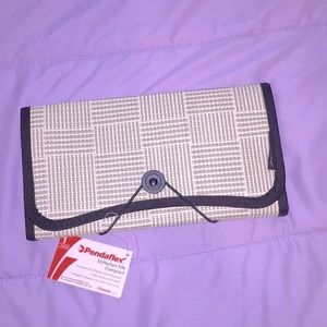 Pendaflex 13 Pocket File Compact